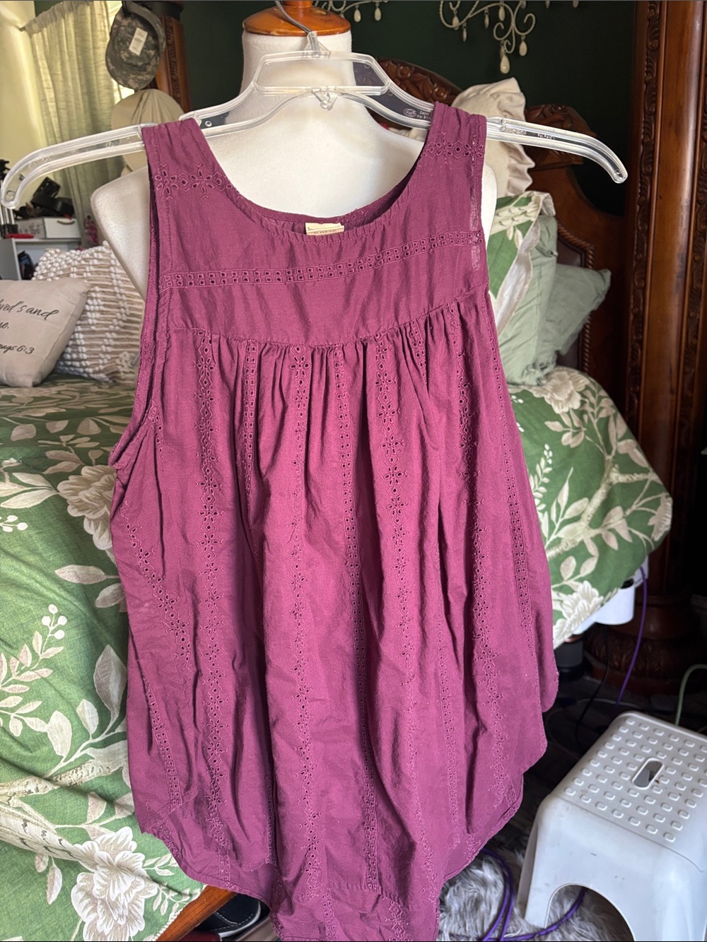 Faded Glory Plum Eyelet Sleeveless Tank Top